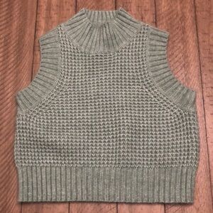 Jessica SIMPSON GREEN Sweater vest M fall preppy academia minimalist capsule